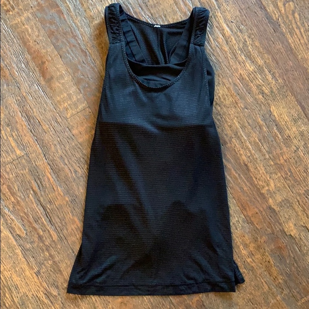 Ladies Lululemon sz 4 tank w sports bra built in